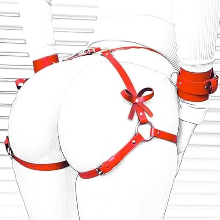 BDSM készlet, Bondage készlet, EXCITAT, harisnyakötő bilinccsel, bőr pántok, gótikus pántok készlet, piros masni, SM boka kötő, PU, Bondage számára alkalmas, piros