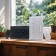 Tastatura Bluetooth wireless, compatibila cu iPad, tableta, telefon, tastatura universala pentru trei sisteme, include mouse wireless, conectare automata, 10 inci, negru