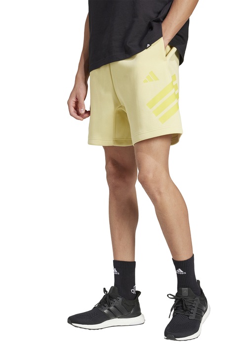 adidas Sportswear, Pantaloni scurti relaxed fit din amestec de bumbac, Galben deschis