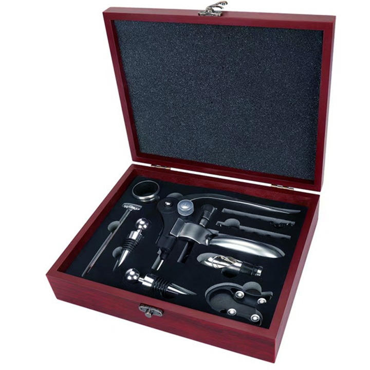 Комплект тирбушон от 9 части, дървена кутия, тирбушон със сребърна дръжка, запушалки, термометър, изливач, нож за фолио