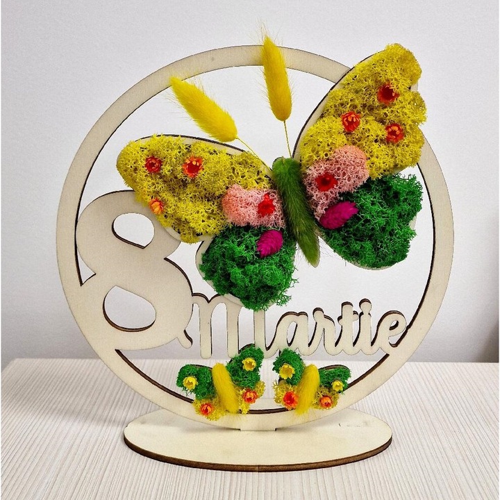 Decoratiune pentru 8 Martie cu fluture, licheni si alte plante naturale uscate, 20 cm