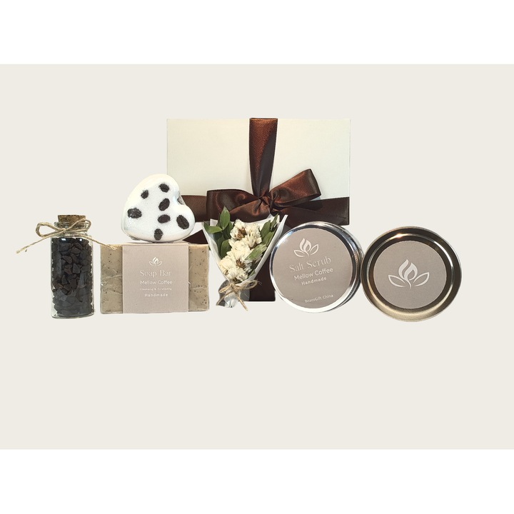 Подаръчен комплект за спа с аромат на кафе, свещ от соев восък, сапун, бомба за вана, солен скраб, соли за вана, сушени цветя, 16.5x5.8 см