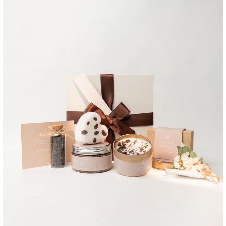 Set cadou spa cu aroma de cafea, lumanare din ceara de soia, sapun, bomba de baie, scrub cu sare, saruri de baie, flori uscate, 16.5x5.8cm