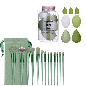 Aplicatoare si pensule machiaj