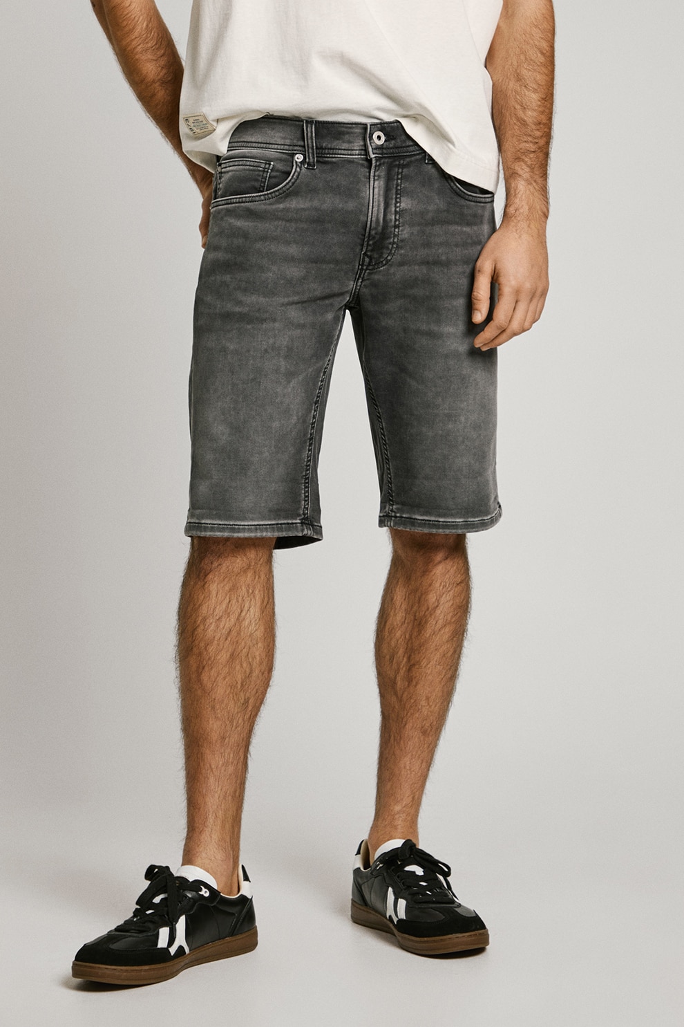 Pepe Jeans London, Blugi scurti cu aspect decolorat, Gri inchis, 36