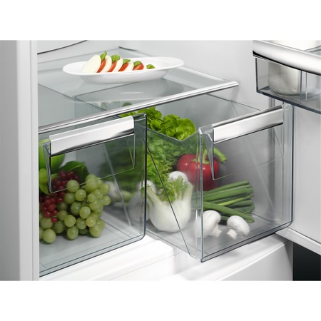 Combina frigorifica incorporabila AEG SCE81816TS, 253 l, Clasa A+, No frost, Display LCD, H 178 cm