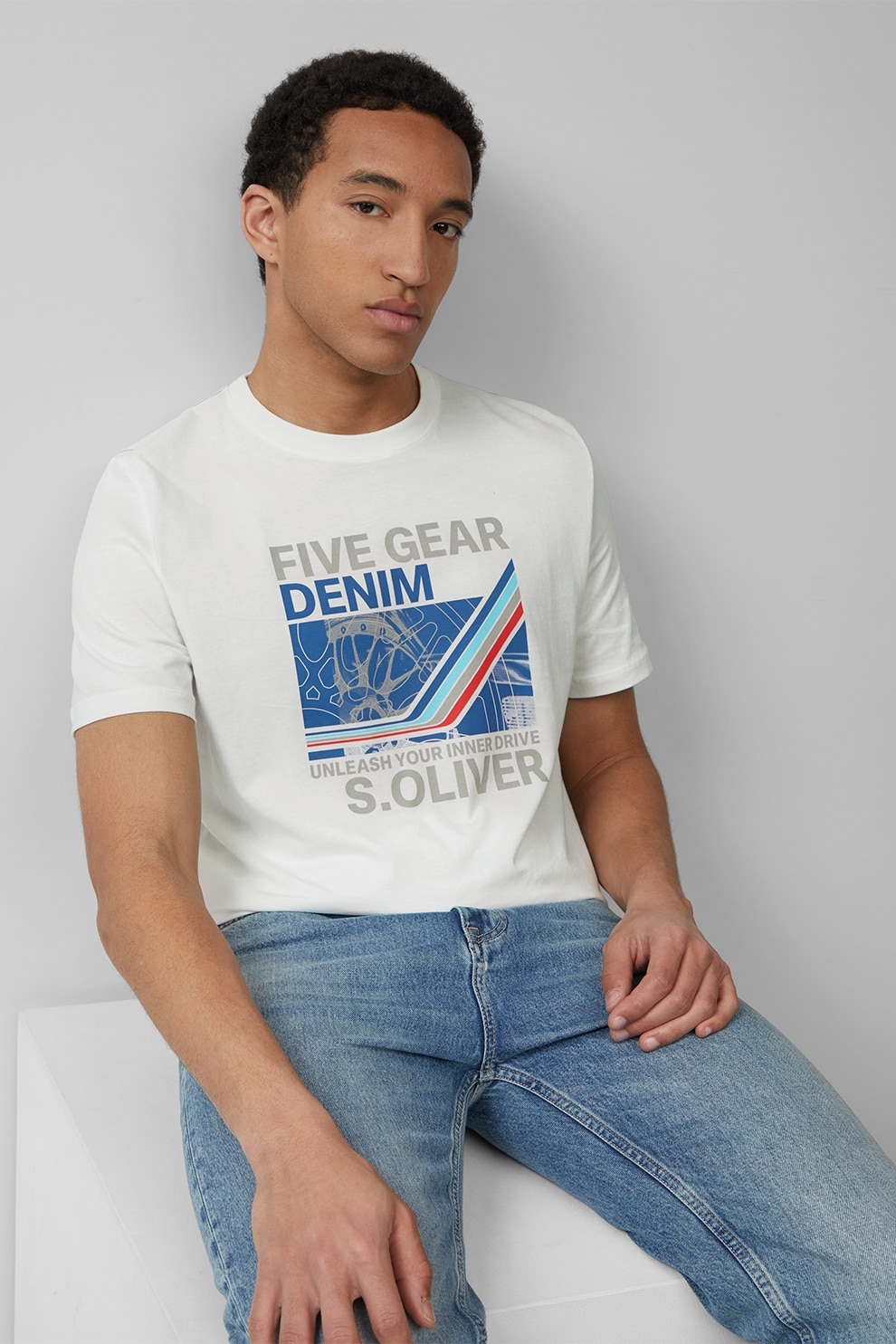 s.Oliver, Tricou cu decolteu la baza gatului si imprimeu frontal, Alb murdar, Albastru deschis, M