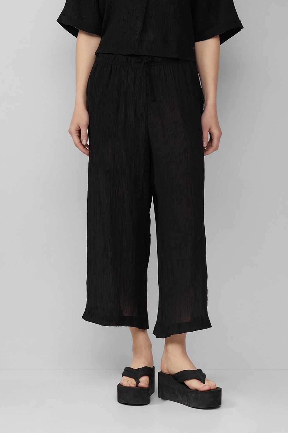 QS, Pantaloni crop cu model texturat, Negru, 36