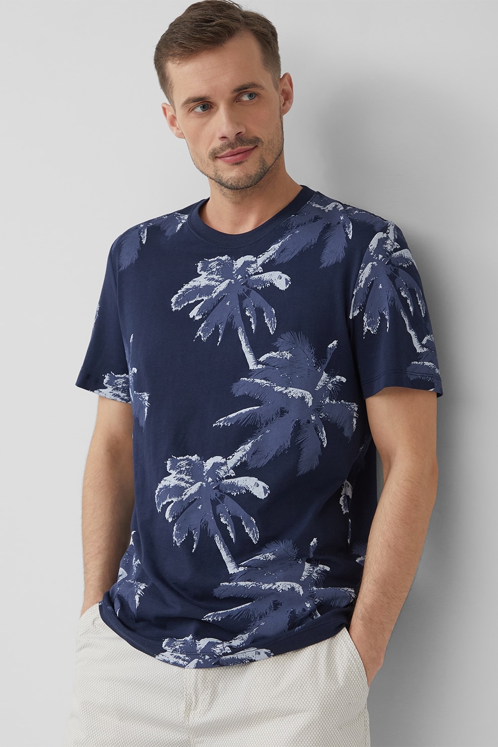 s.Oliver, Tricou cu decolteu la baza gatului si model tropical, Alb, Bleumarin, L