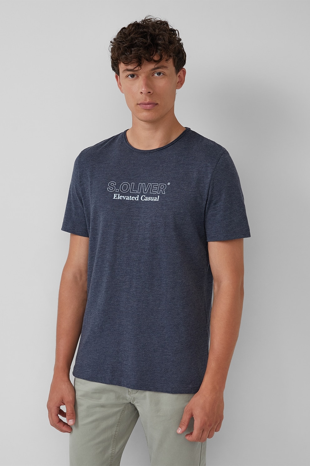 s.Oliver, Tricou cu decolteu la baza gatului si imprimeu logo pe piept, Gri carbune, L