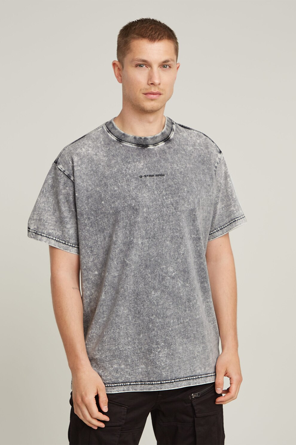 G-STAR, Tricou din bumbac organic cu aspect prespalat, Gri, Alb
