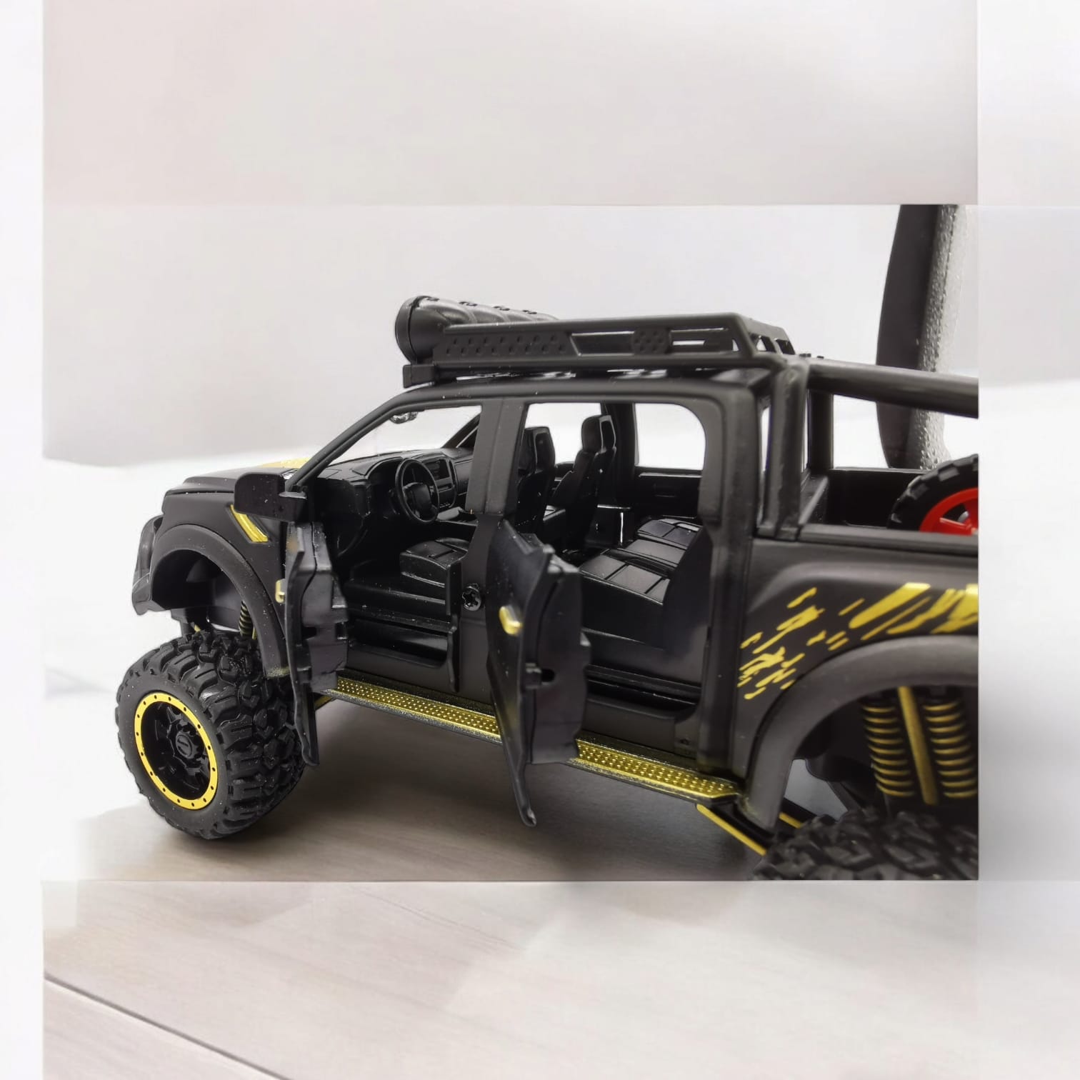 Macheta de metal Camioneta Ford F-150 Raptor tunat de Hennessey ...