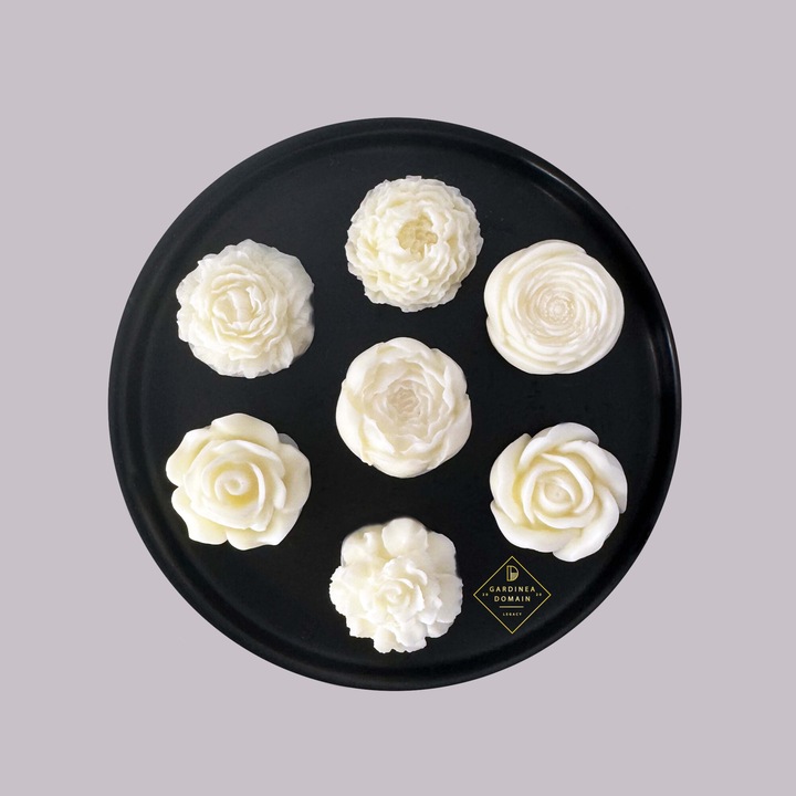 Set lumanari mini mix de flori Gardinea Domain®, din ceara de soia 100% naturala, vegana, Alb inaltime 2.5 CM