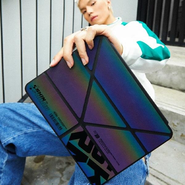 Husa Skinarma Kira Kobai compatibila cu iPad Air 11 inch 2024, Hologram