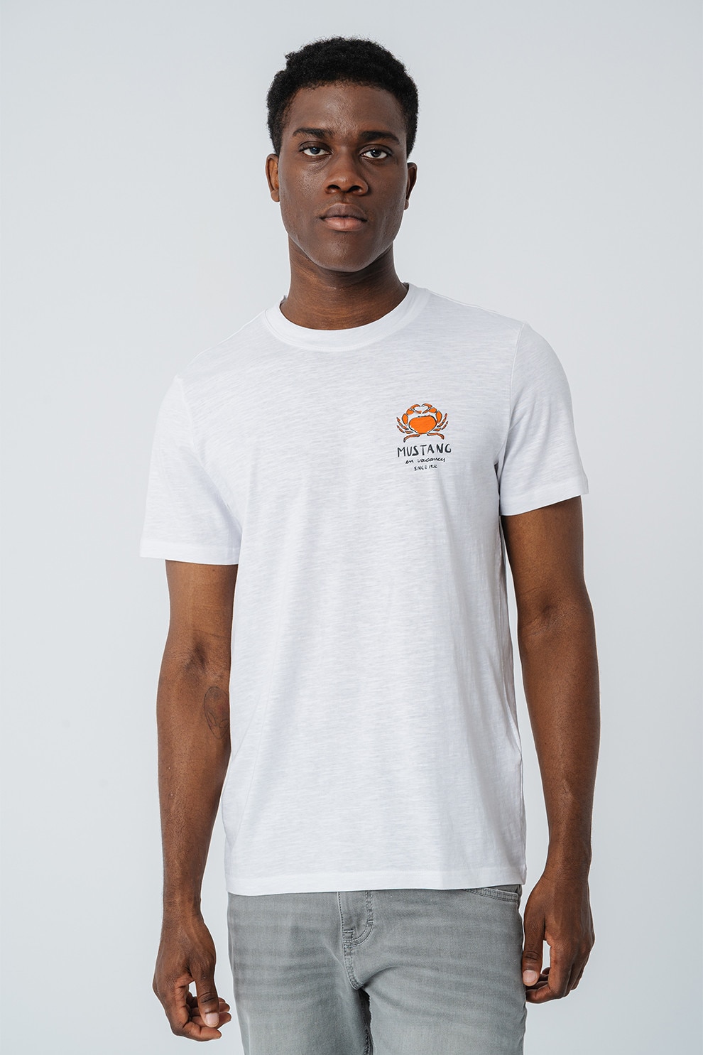 Mustang, Tricou cu decolteu la baza gatului si imprimeu grafic Austin, Alb, Portocaliu, L