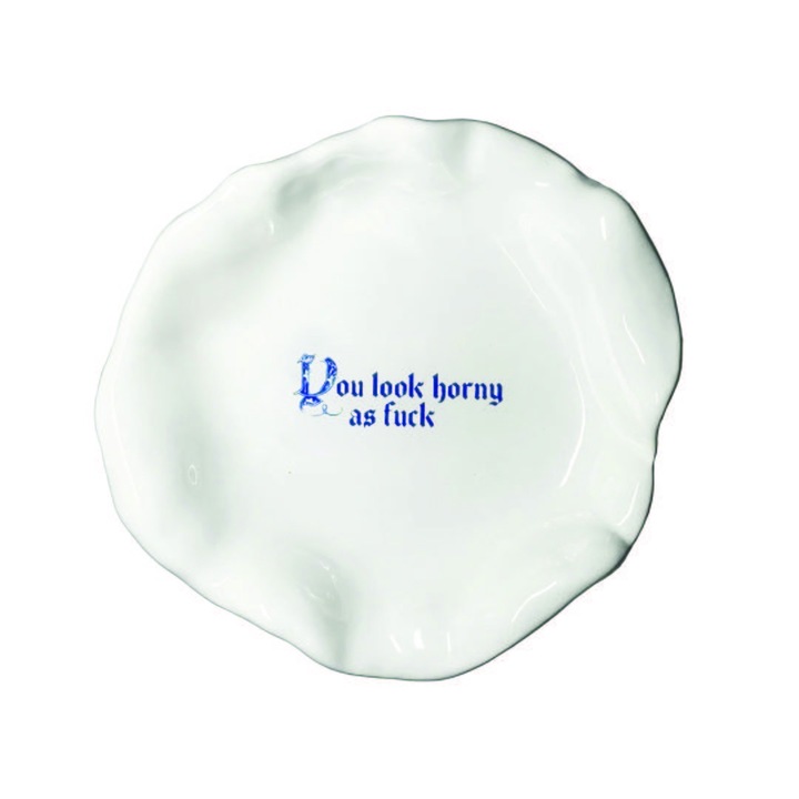 Farfurie artizanala Incartato Ceramics, The Issues Collection, Horny, 100% ceramica glazurata, Ø 28 cm, print fotoceramic, lavabila in masina de spalat, alb/albastru