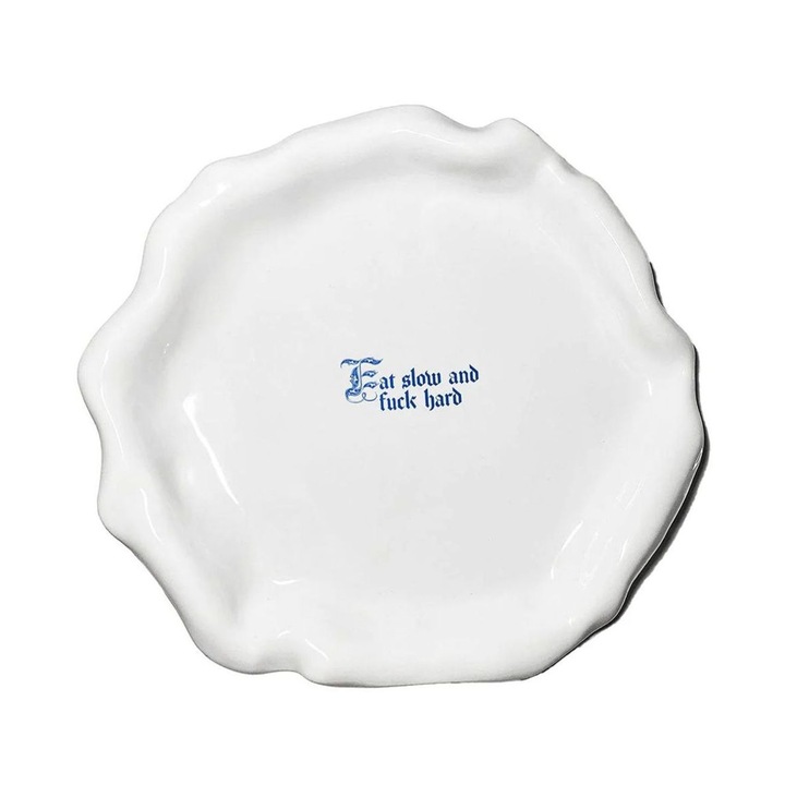 Farfurie artizanala Incartato Ceramics, The Issues Collection, Eat slow, 100% ceramica glazurata, Ø 28 cm, print fotoceramic, lavabila in masina de spalat, alb/albastru