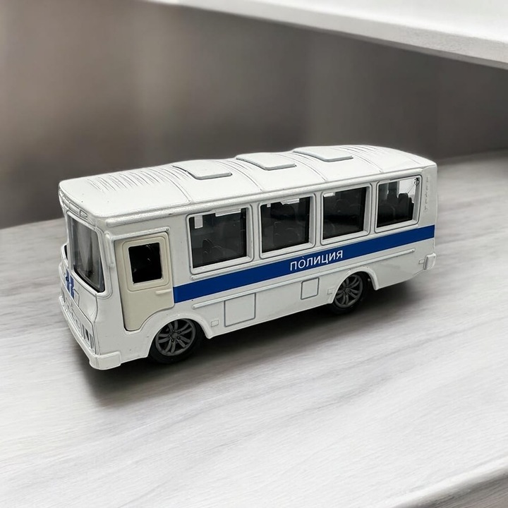 Fémmodell, Rendőrbusz a volt Szovjetunióból, "police", méretarány 1:32, fehér, fények, hangok, hátrahúzás, ajtók nyitása, 12 cm, Vision XXI