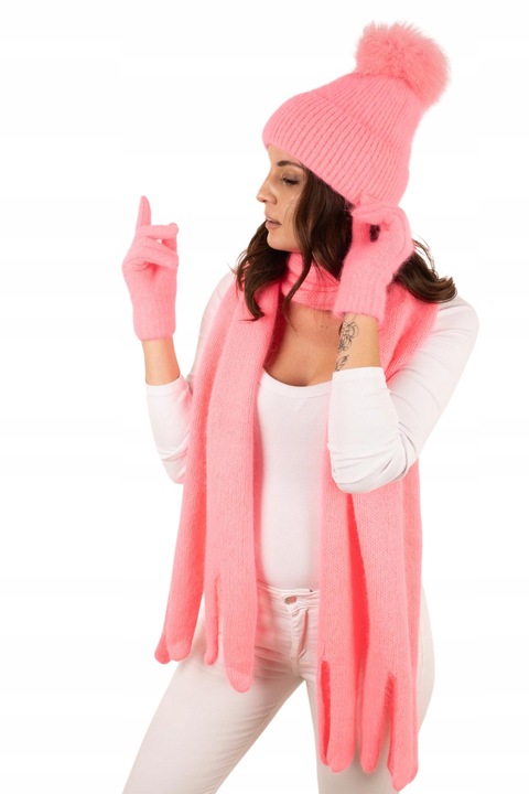 Set dama, Majka, caciula cu pompon, fular, manusi, roz, 22,5x22cm, 40x190cm