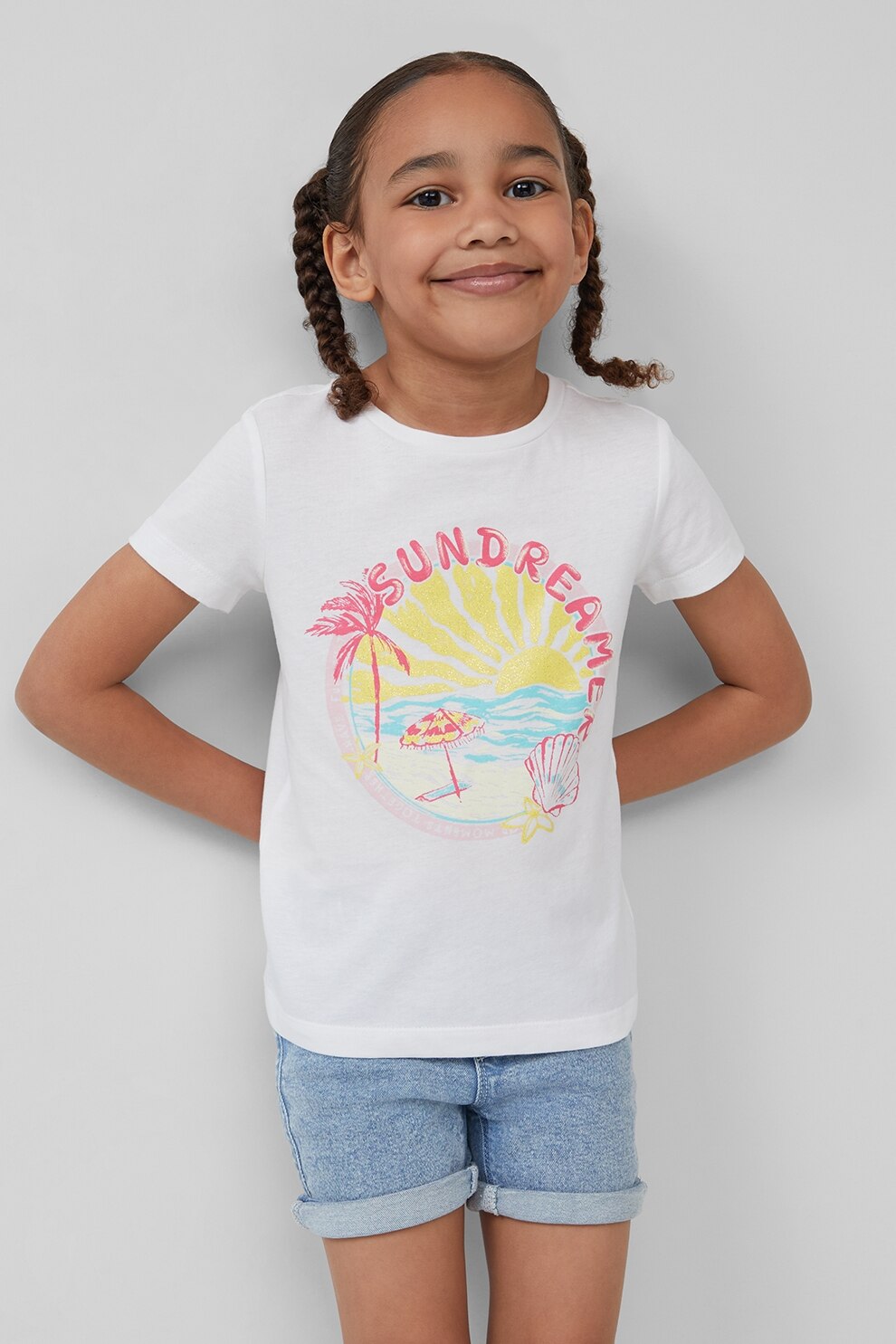 s.Oliver, Tricou cu decolteu la baza gatului, model grafic si imprimeu text, Roz pastel, Galben pal, Alb optic, 128-134 CM