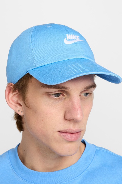 Nike, Унисекс регулируема шапка Fly с бродирано лого, Бял/Светлосин