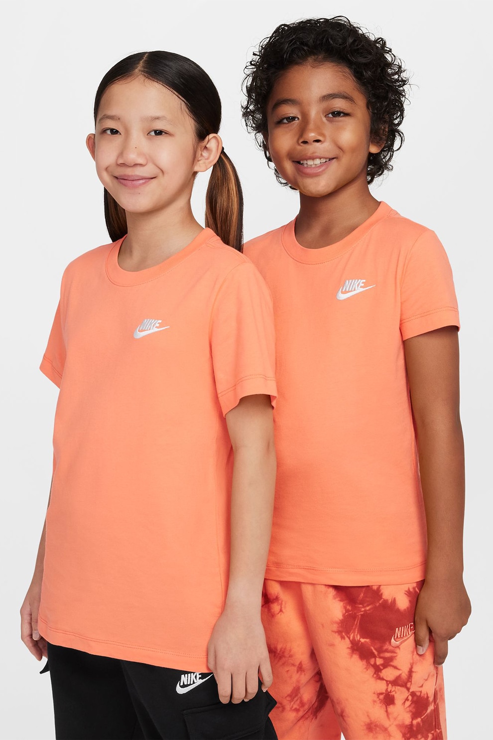 Nike, Tricou din bumbac cu decolteu la baza gatului Futura, Coral, 137-147 CM