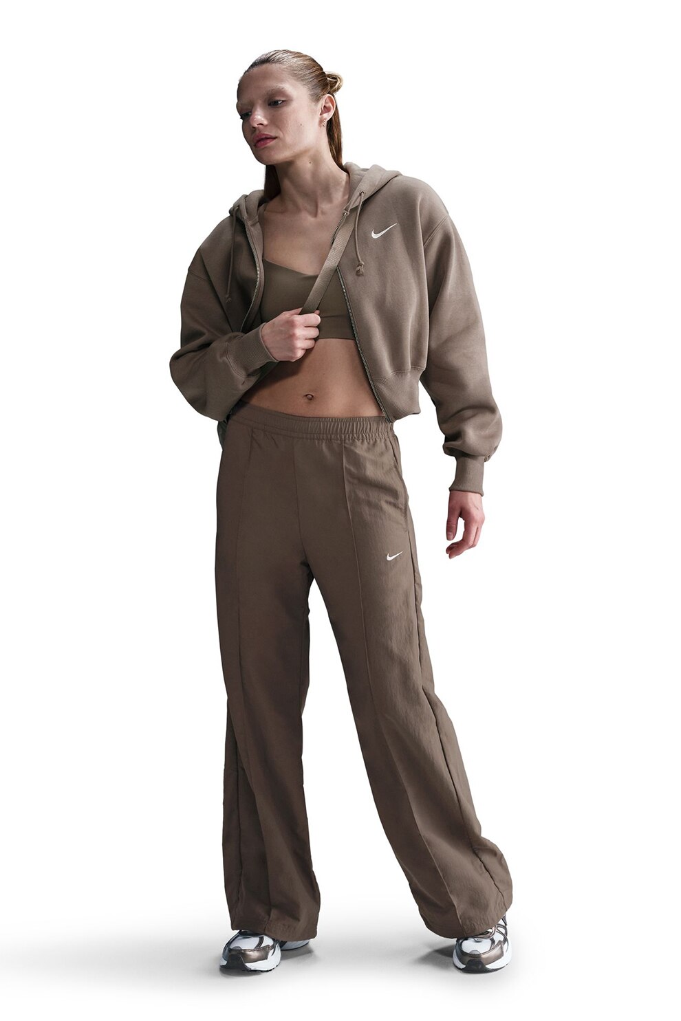 Nike, Pantaloni cu croiala ampla cu buzunare laterale, Maro, M