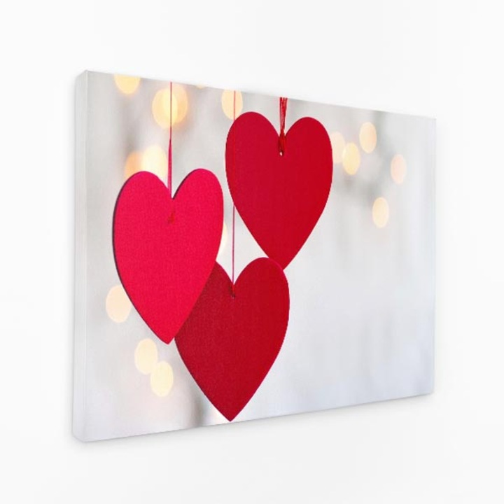 Картина на платно - Сърце на любовта Червено сърце Стрингови светлини - 40x60 см