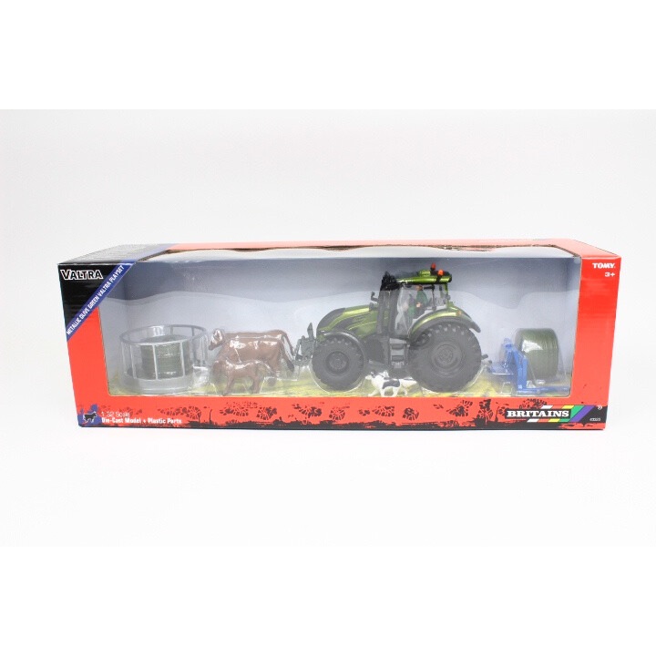 Tractor de jucarie Valtra, set cu 2 vaci, 2 baloti, 1 caine, verde metalic, 1:32