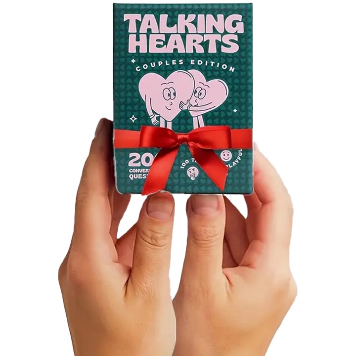 Joc de Conversatie pentru Cupluri Talking Hearts, 200 Intrebari, 2 Carti Wild, Descopera Noi Laturi ale Partenerului, 14 x 10 cm