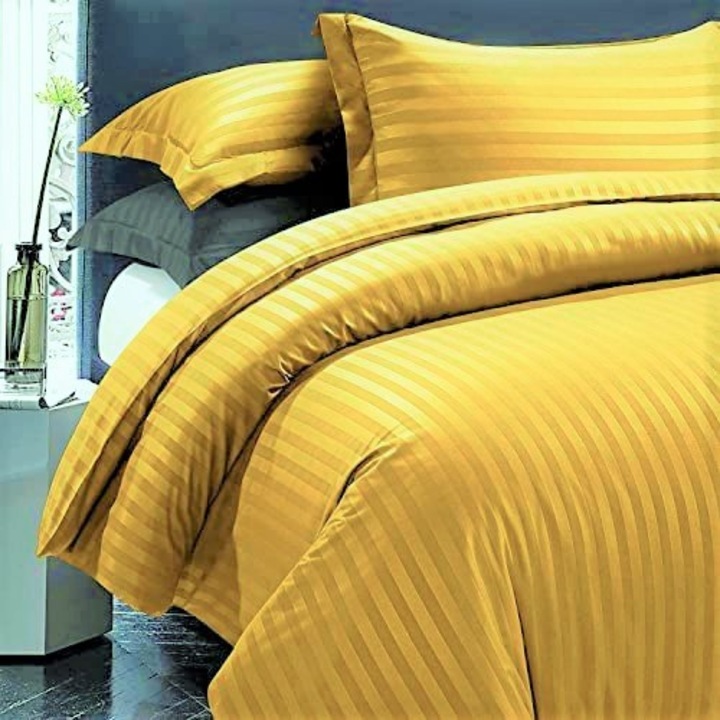 Cearsaf de pat Kotonia Home Deco, 100% bumbac, Damasc Saten, 220x240 cm, dimensiune dungi 1 cm, Mustar