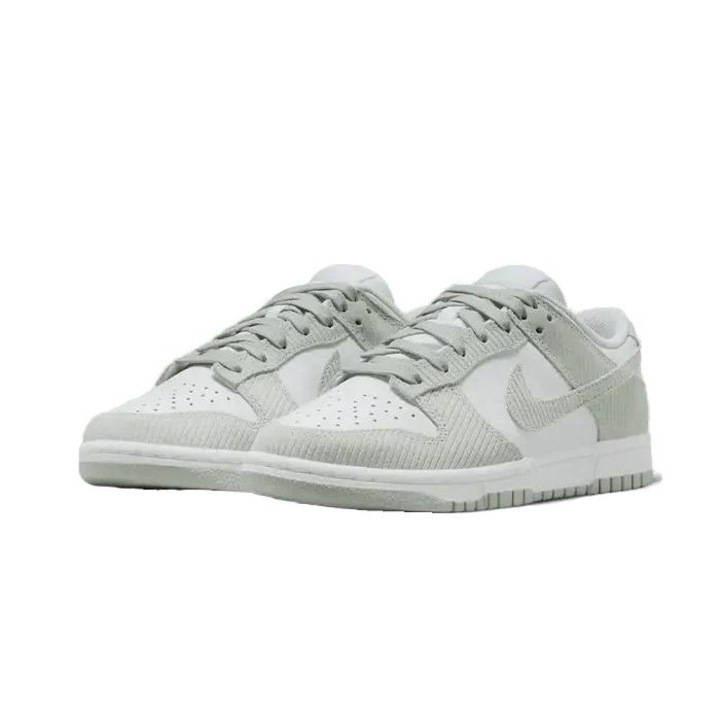 Tenisi barbati Nike Dunk Low, catifea gri, design minimalist, confortabil