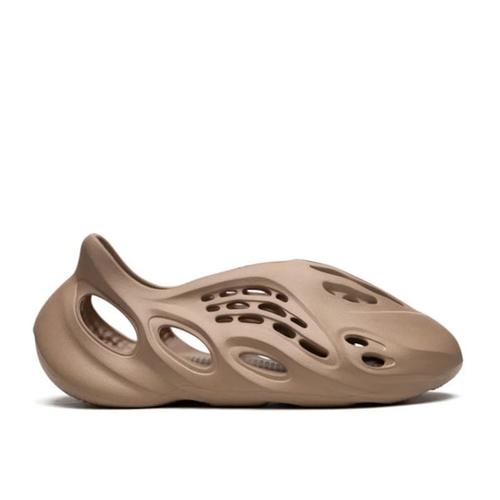 Pantofi sport barbati, Yeezy Foam Runner, Clay Taupe, material EVA, design minimalist