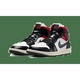 Pantofi sport barbati Jordan Air Jordan 1 Mid, negru cu accente rosii, design clasic, confortabil, 37.5 EU