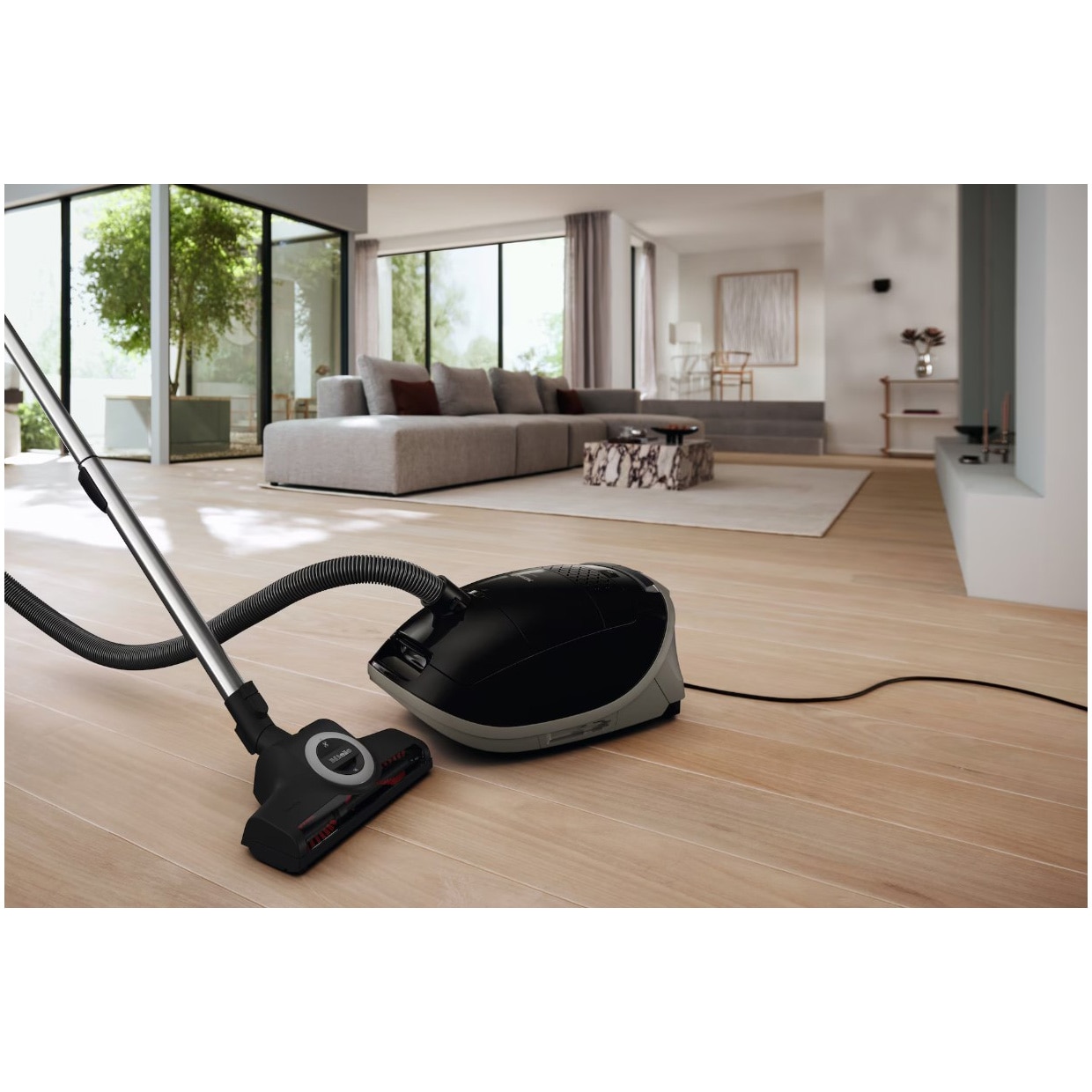 Aspirator cu sac Miele Guard M1 Cat&Dog 12562270, 890 W, 4,5 l, 77 dB, negru