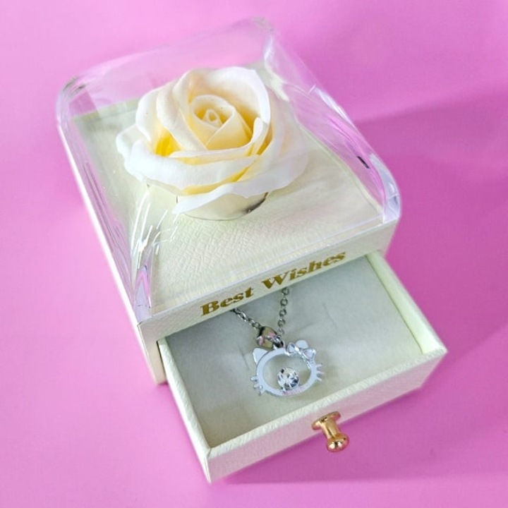 Cutie eleganta cu sertar Fragrant Desires, stilizata cu trandafir de sapun in cupola, lantisor inox si punga cadou, Alb, Velve