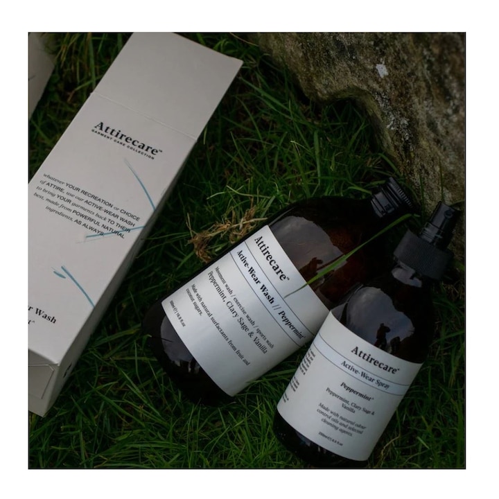 Универсален натурален перилен препарат Attirecare, Active Wear Wash Peppermint, ефективно премахва петна, аромат на мента, градински чай и ванилия, щадяща кожата формула