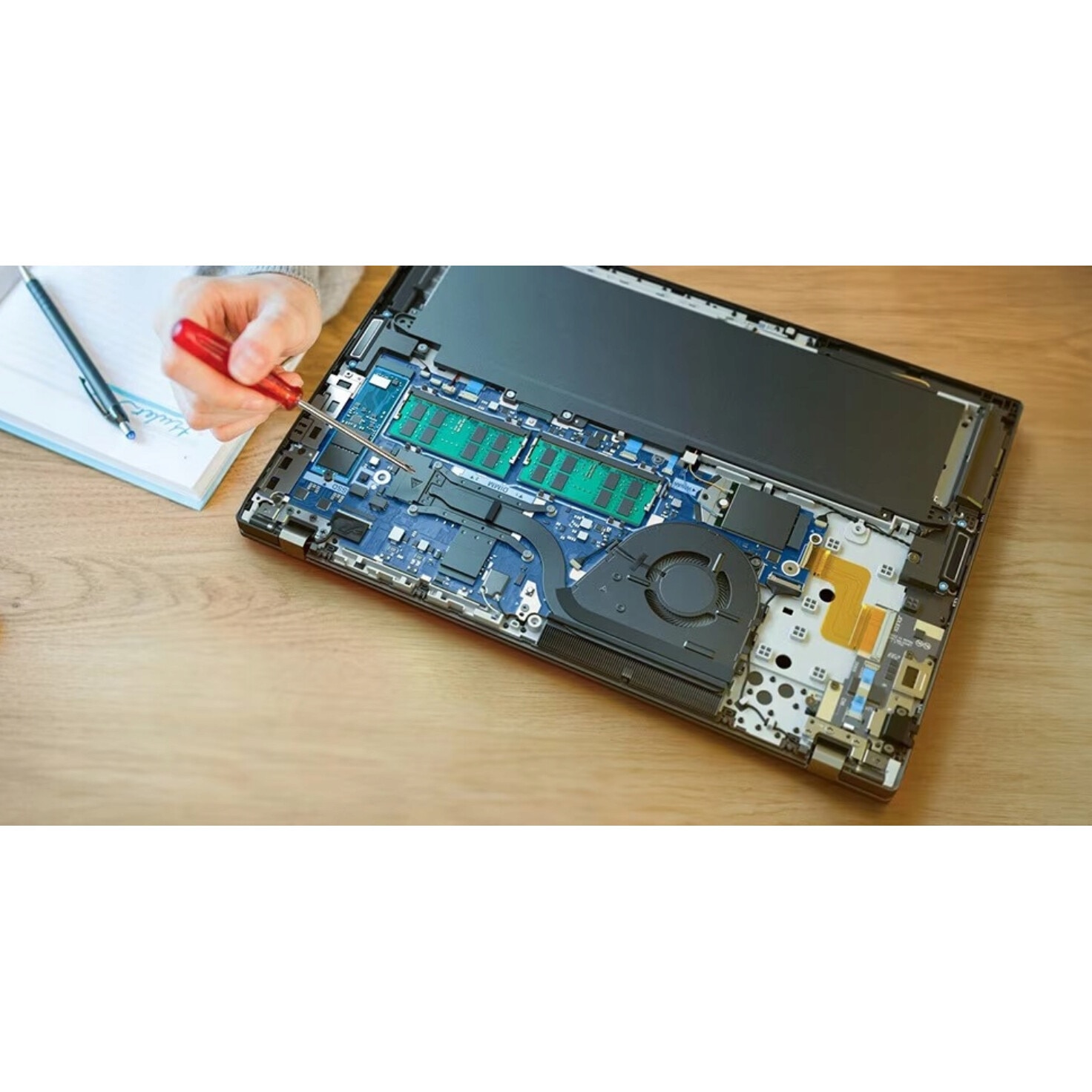 Laptop Lenovo ThinkPad T16 G3, Intel Core Ultra 5, 32GB RAM, 1TB SSD, 16" WUXGA, Negru, Set cu Pendrive 4GB