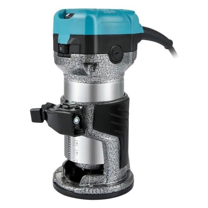 Kompakt famaró, 710W, változtatható sebesség, fix talp, tartozékokkal, 2,5 kg