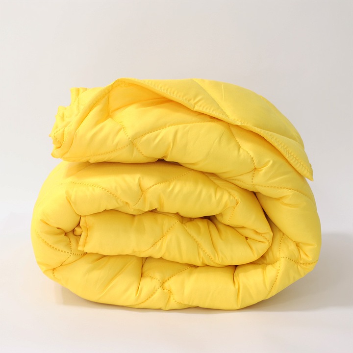 Pilota usoara EmonaMall Elinor, iarna, 200/210 cm, matlasata, galbena