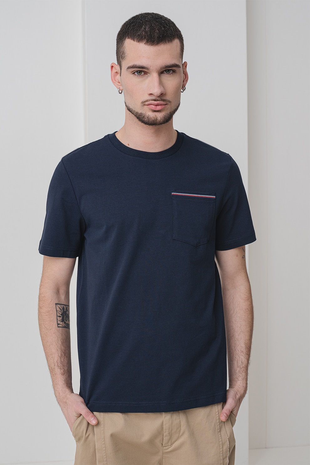 Tommy Hilfiger, Tricou uni cu aplicatie pe piept, Bleumarin, S