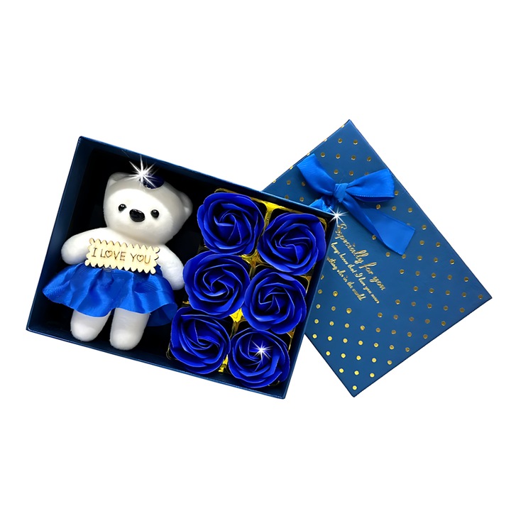 Плюшено мече с рози, изработено от сапун Teno®, квадратна кутия с точки, надпис върху дървена плакетка "ОБИЧАМ ТЕ", 6 рози, пола и кристал, кралско синьо