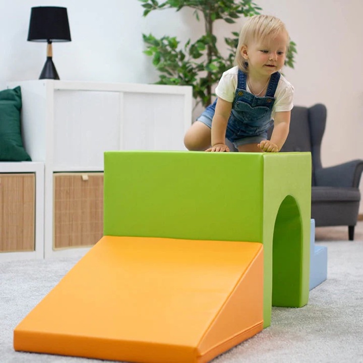 Loc de joaca Mini Tunnel Climber