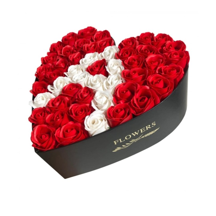 Aranjament floral personalizat Yara's Season cu litera A cutie inima neagra
