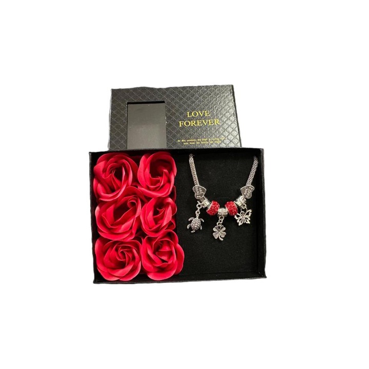 6 db vörös rózsa és martisor karkötő készlet, doboz, ajándéktáska