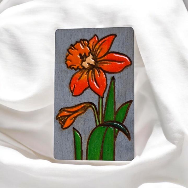 Kézzel készített hajcsat modern nárcisz mintával