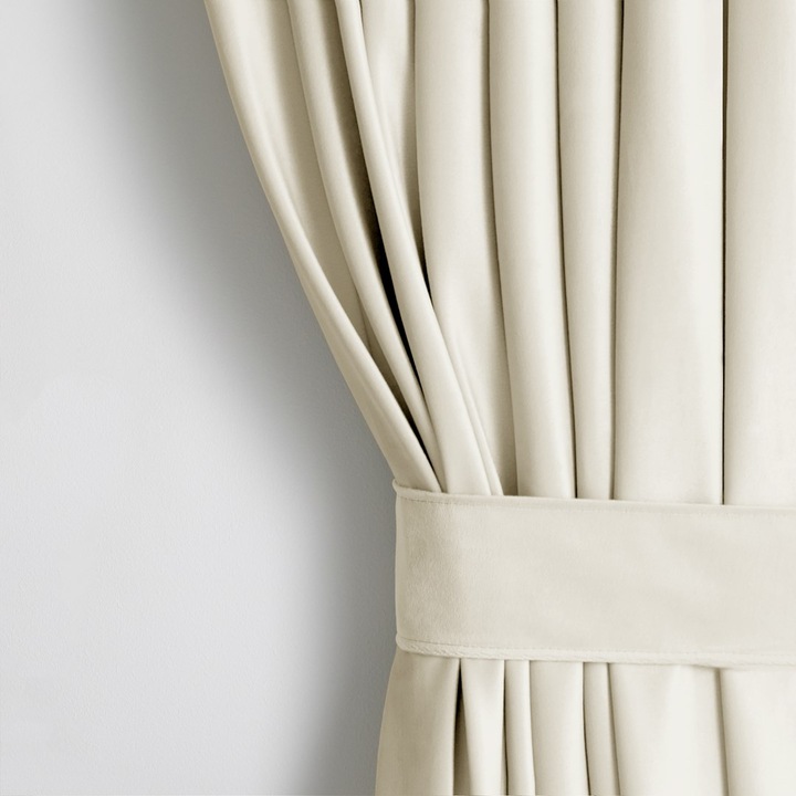 Draperie din catifea cu inele, Velvet, densitate 210 g/mp, opacitate 77%, 140 x 270 cm, Crem, 1 buc