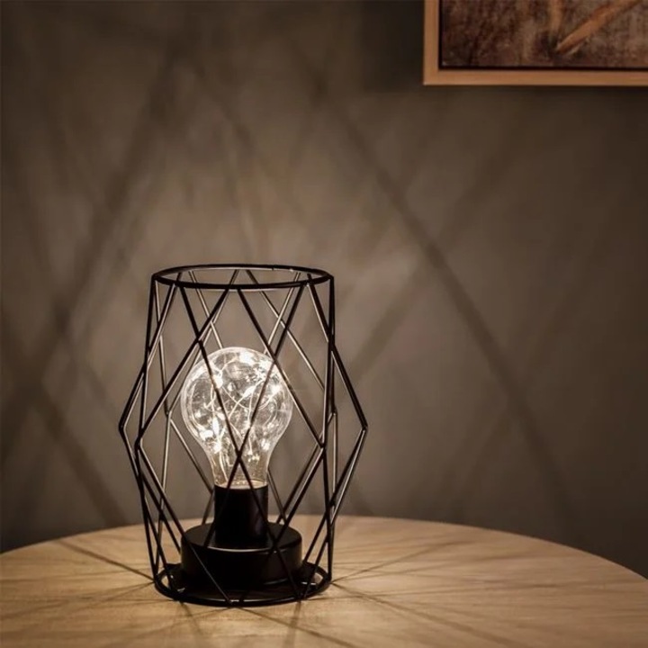 Настолна лампа VENITIVO с геометрична мрежа и 10 верижни светодиода – модерен дизайн, работеща с батерии 3AAA, дължина x ширина x височина 12 x 12 x 16,5 cm, метал, черна