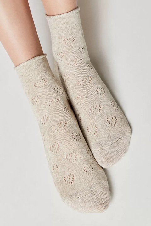 Sosete dama din bumbac si in, cu model inima, Conte Classic 542, Bej