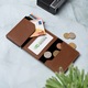Картодържател за 8 карти AdroitGoods - Поставка за кредитна карта с RFID технология - AirTag кожа/кафяв